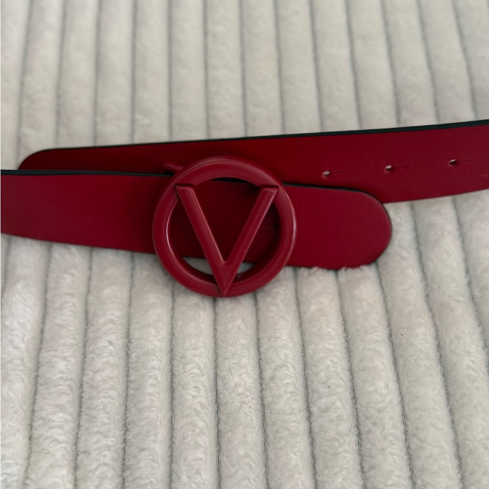 Valentino Garavani Red V-Logo Circle Buckle Belt